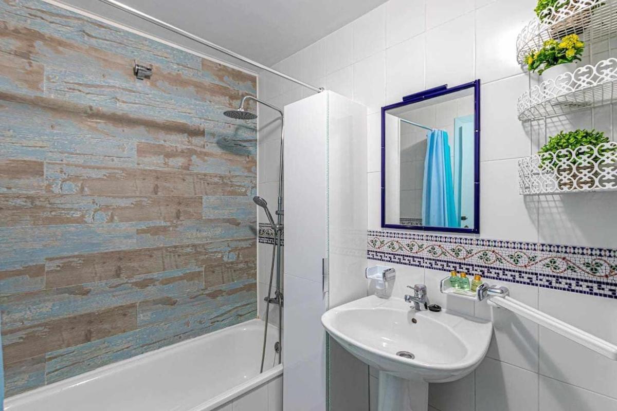 797 Holiday Rentals - Luminoso Piso Para 4 En Arroyo De La Miel Exterior photo